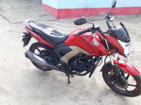 Red-black Honda CB Unicorn 160