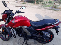Red-black Honda CB Unicorn 160