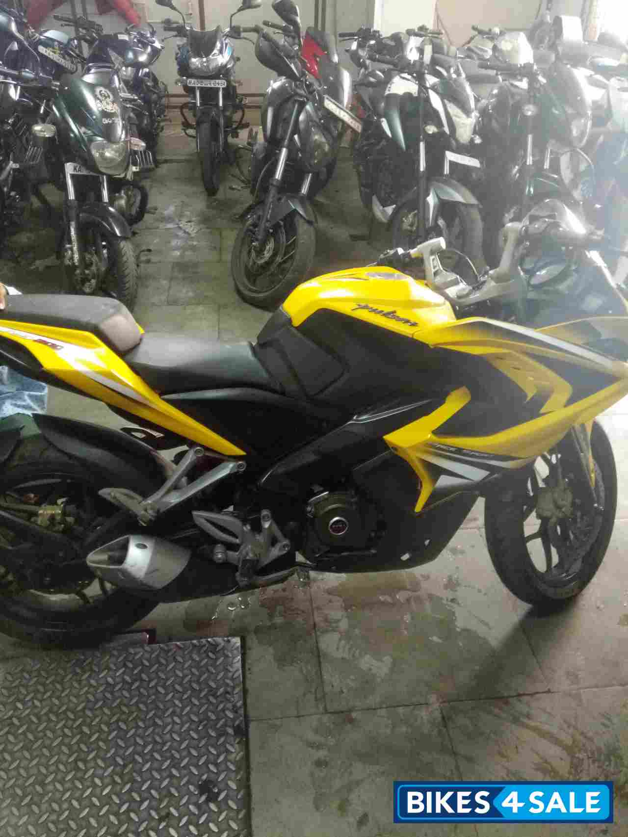 Yellow Bajaj Pulsar RS 200 ABS