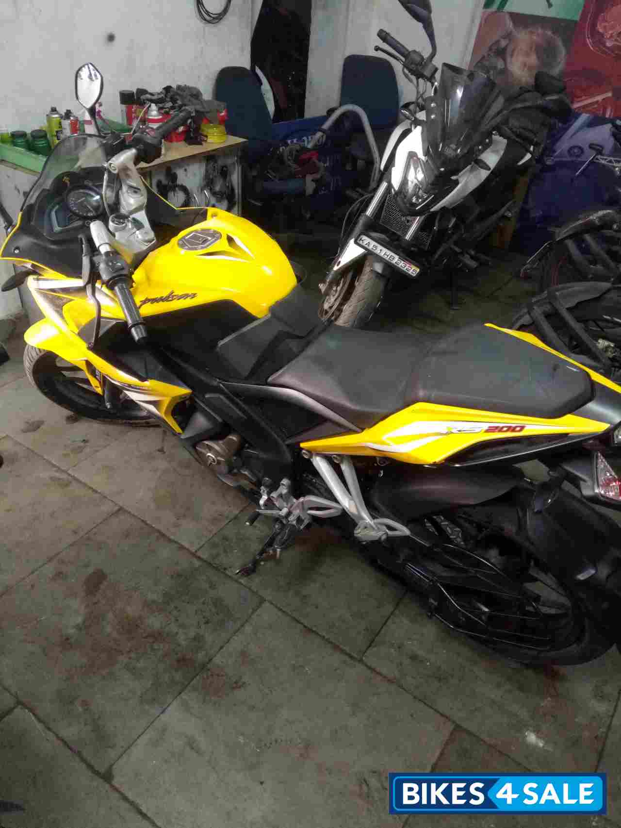 Yellow Bajaj Pulsar RS 200 ABS