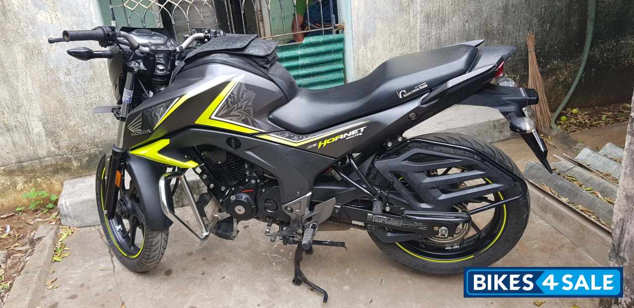 Honda CB Hornet 160R