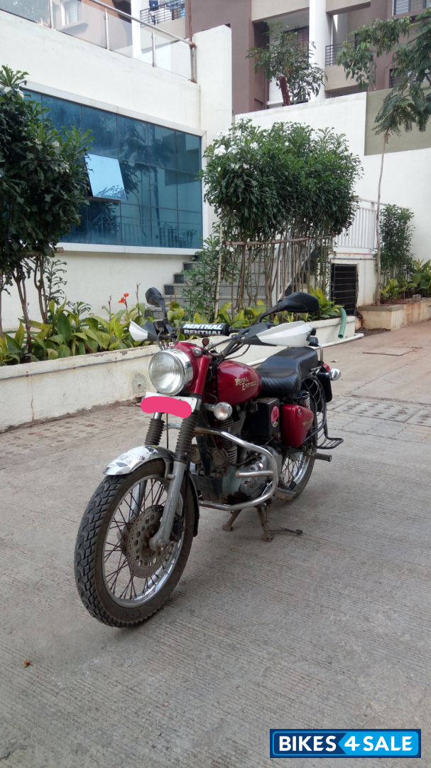 Red Royal Enfield Bullet Electra Twinspark