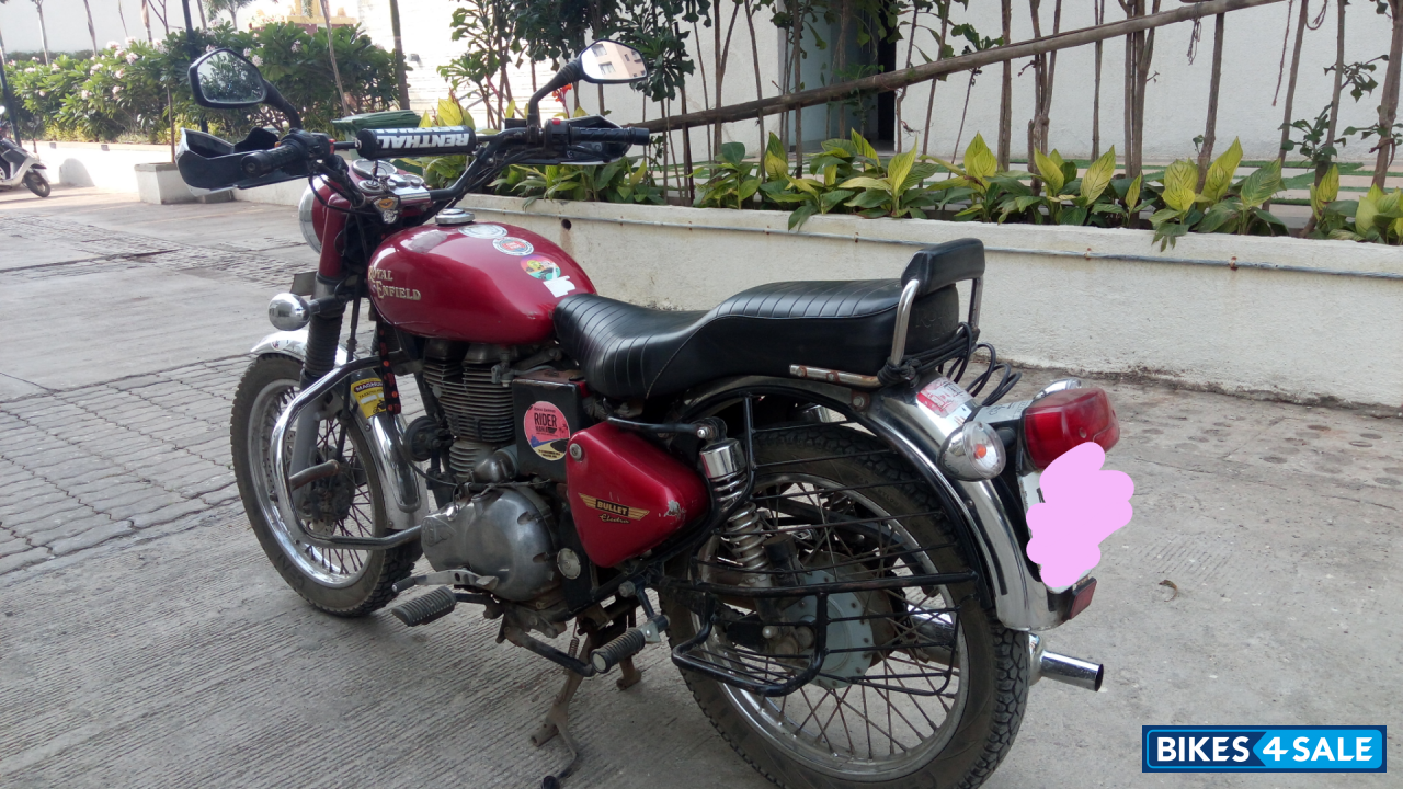 Red Royal Enfield Bullet Electra Twinspark