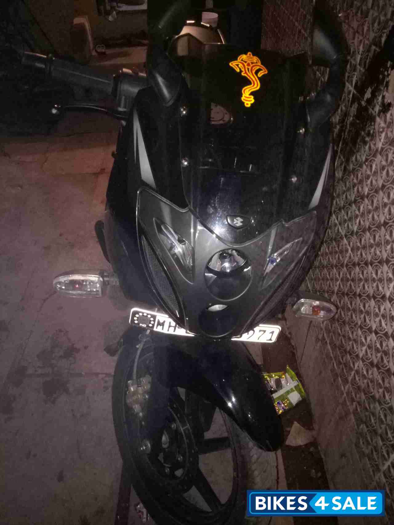 Black Bajaj Pulsar 220F