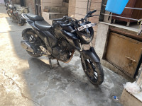 Black Yamaha FZ25