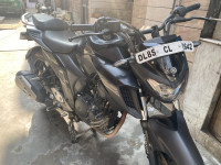 Black Yamaha FZ25