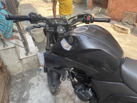 Black Yamaha FZ25