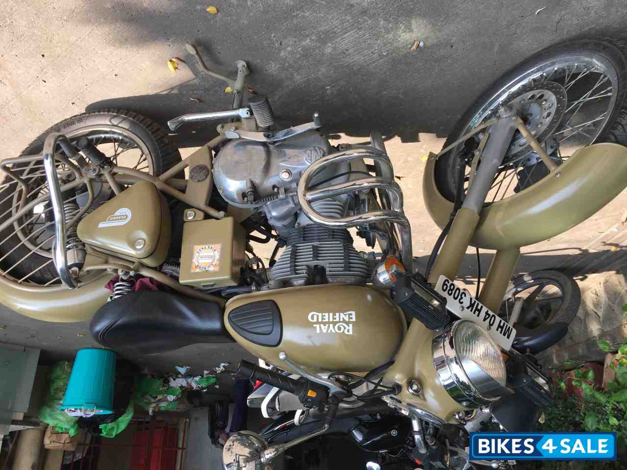 Brown Royal Enfield Classic Desert Storm