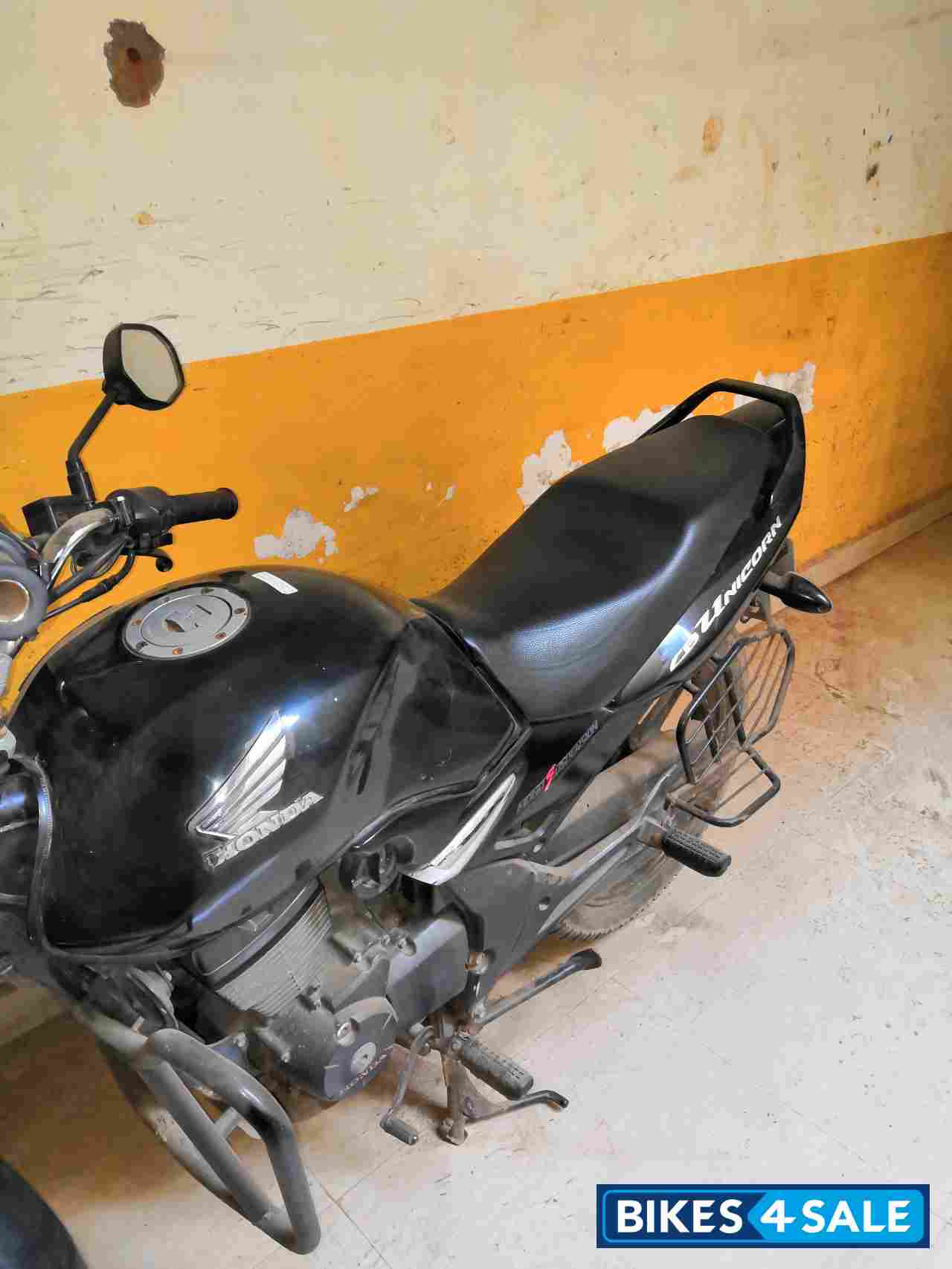 Black Honda CB Unicorn