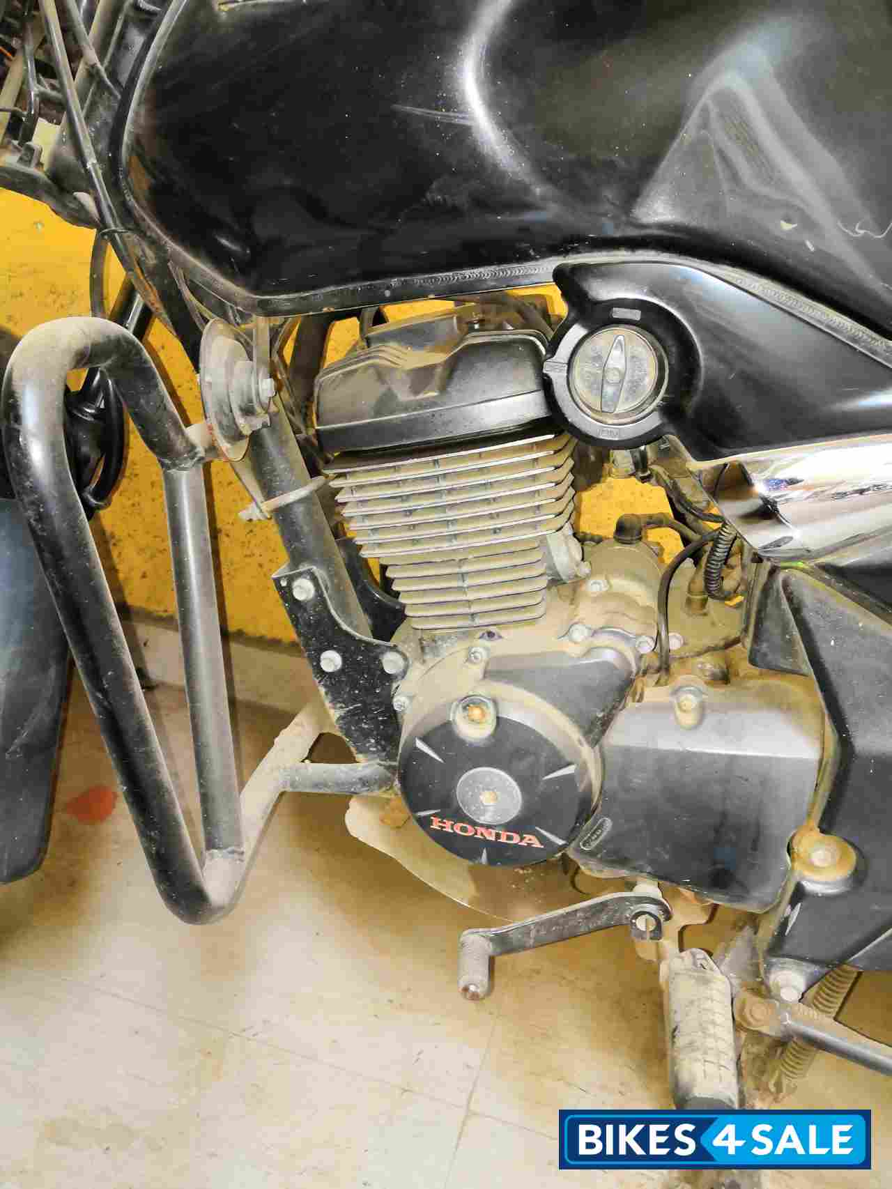 Black Honda CB Unicorn