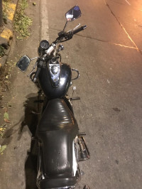 Black Bajaj Avenger 220 DTS-i