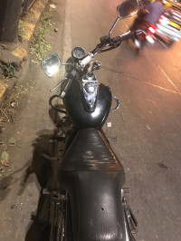 Black Bajaj Avenger 220 DTS-i