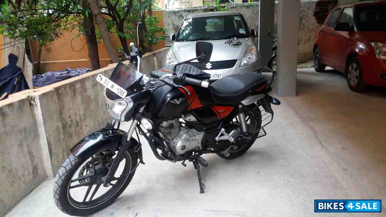 Bajaj V15