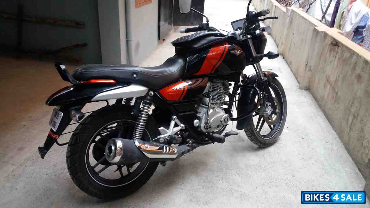 Bajaj V15