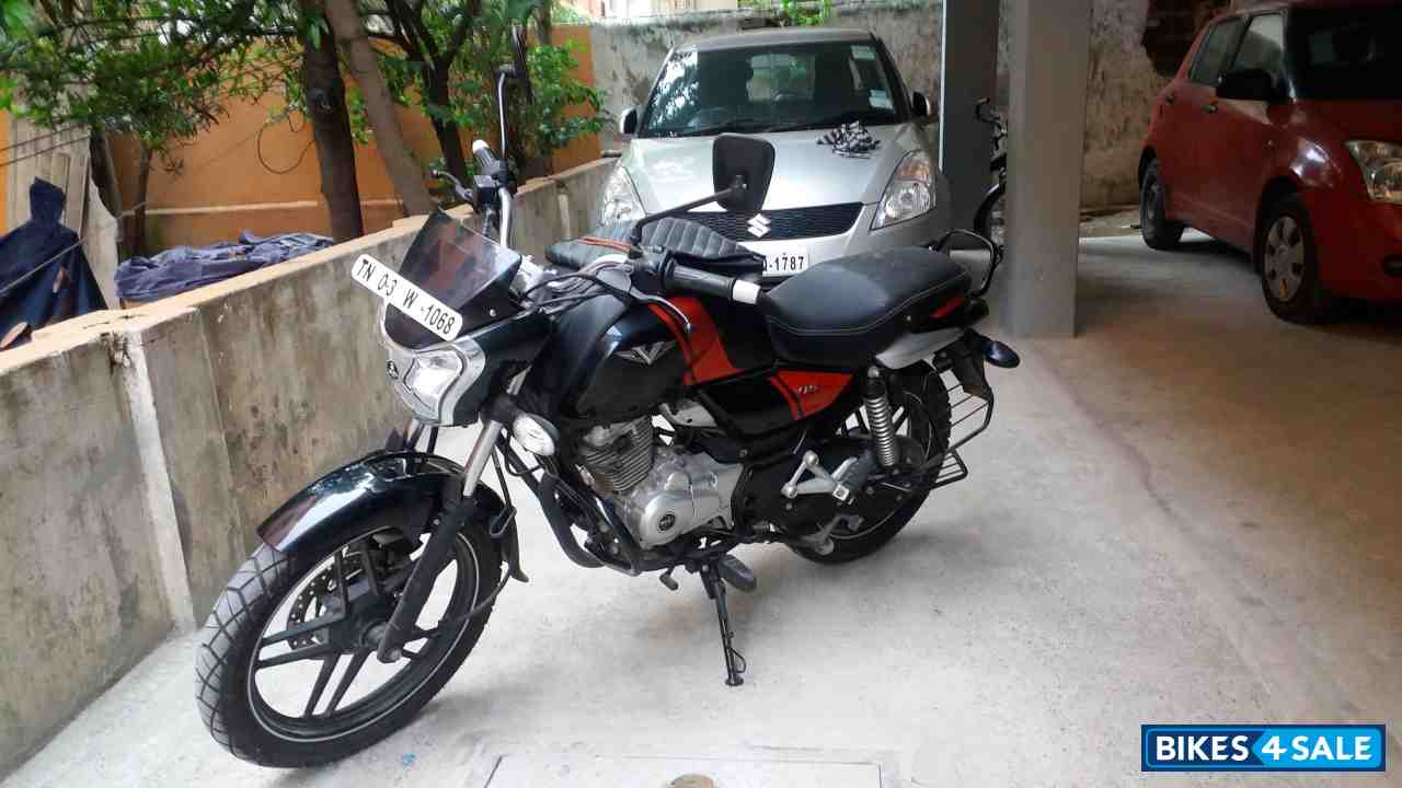 Bajaj V15