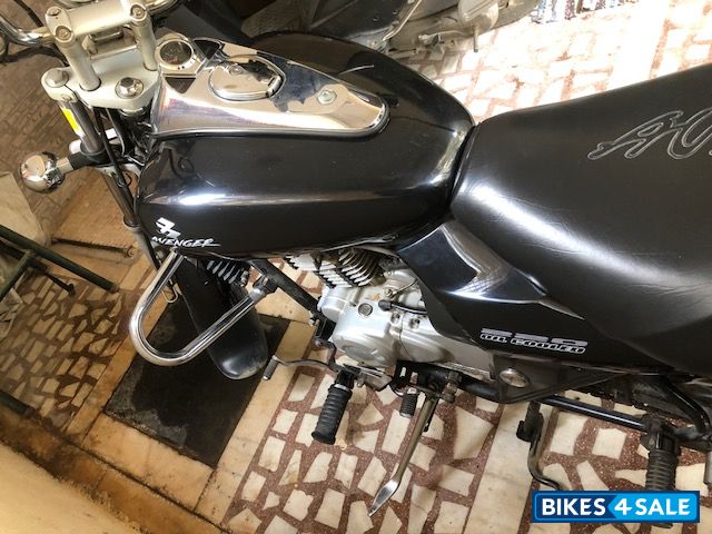 Bajaj Avenger