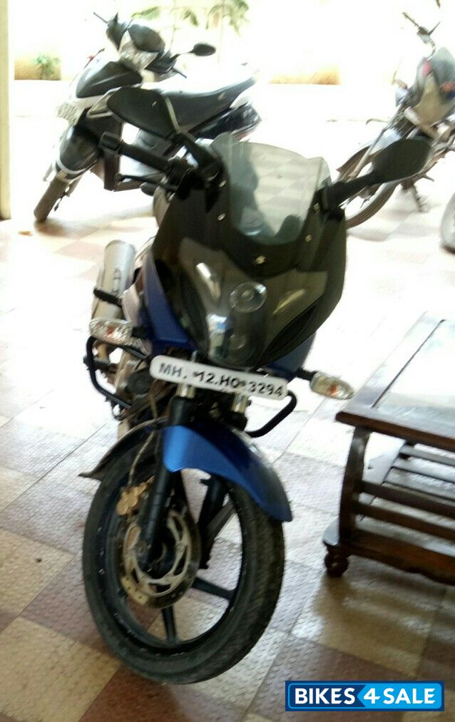 Blue/black Bajaj Pulsar 220F