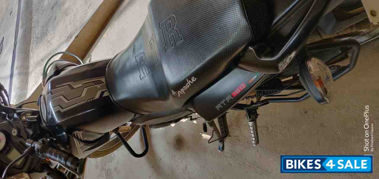Matte Black TVS Apache RTR 180