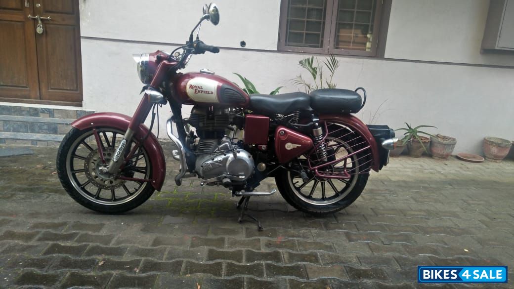Maroon Royal Enfield Classic 350 Maroon Royal Enfield Classic 350
