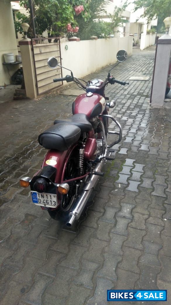 Maroon Royal Enfield Classic 350 Maroon Royal Enfield Classic 350