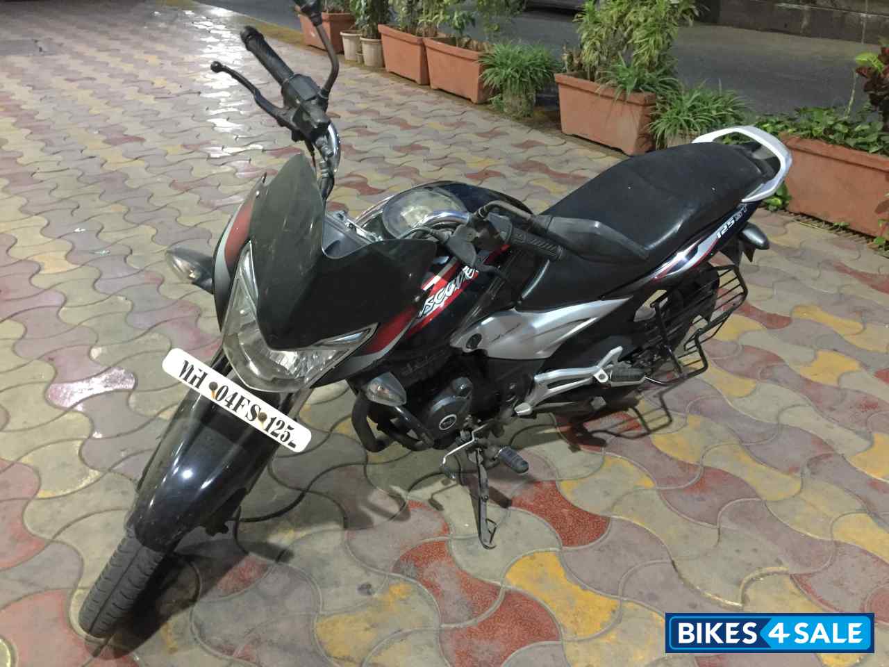 Black Red Bajaj Discover 125 ST