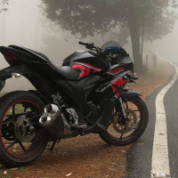 Black Suzuki Gixxer SF