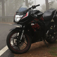 Black Suzuki Gixxer SF