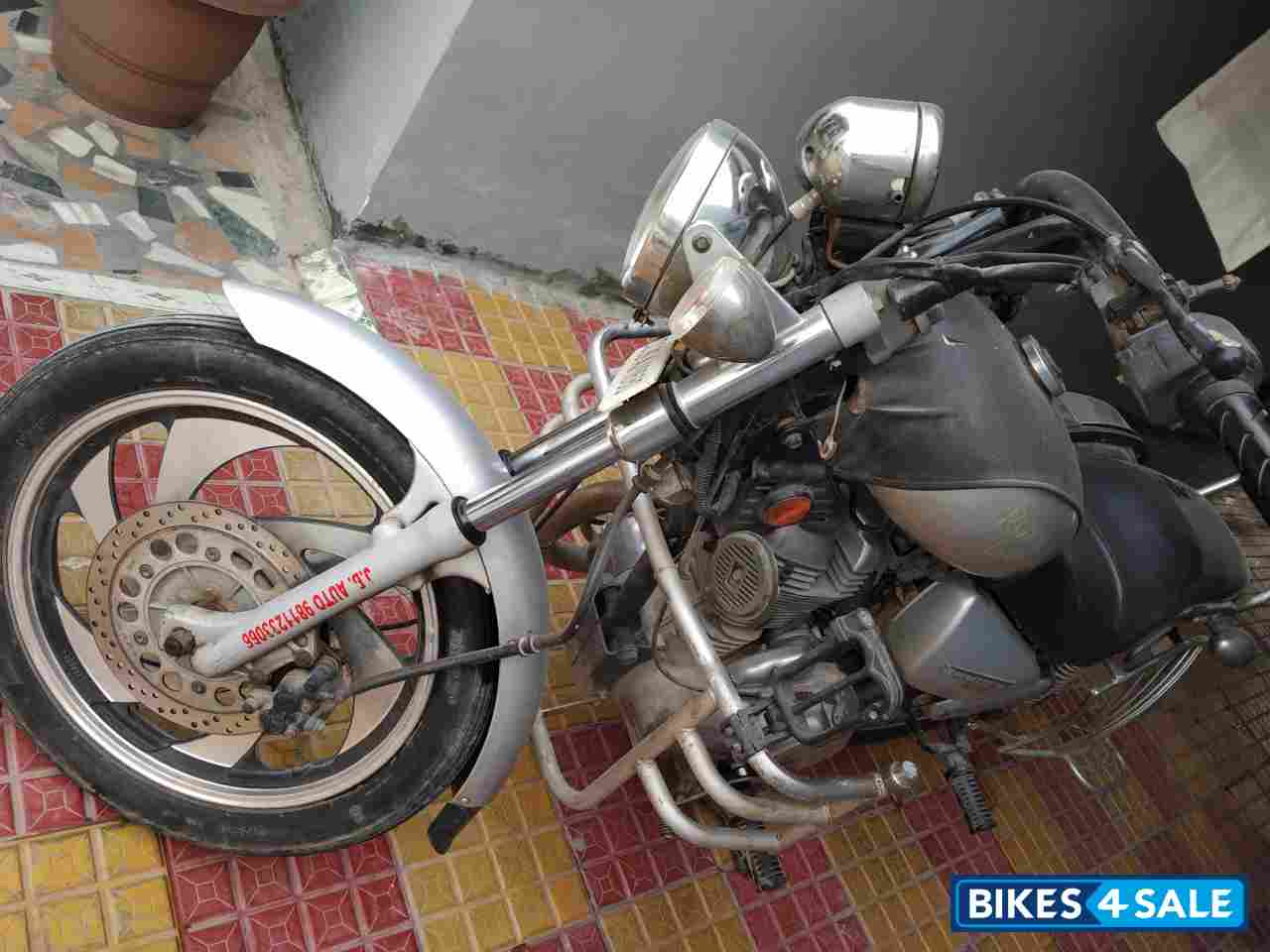 Silver Royal Enfield Thunderbird TwinSpark 350