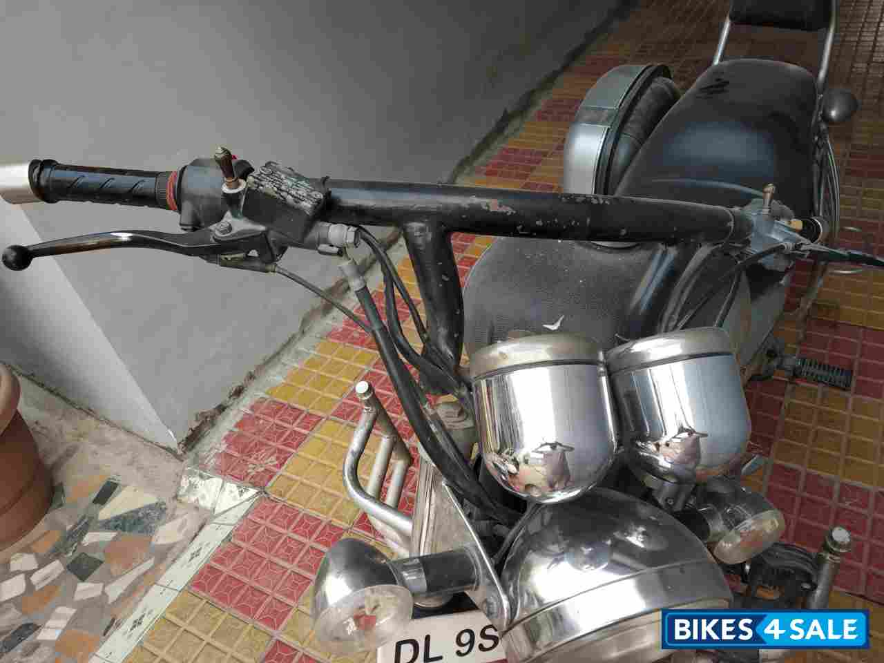 Silver Royal Enfield Thunderbird TwinSpark 350