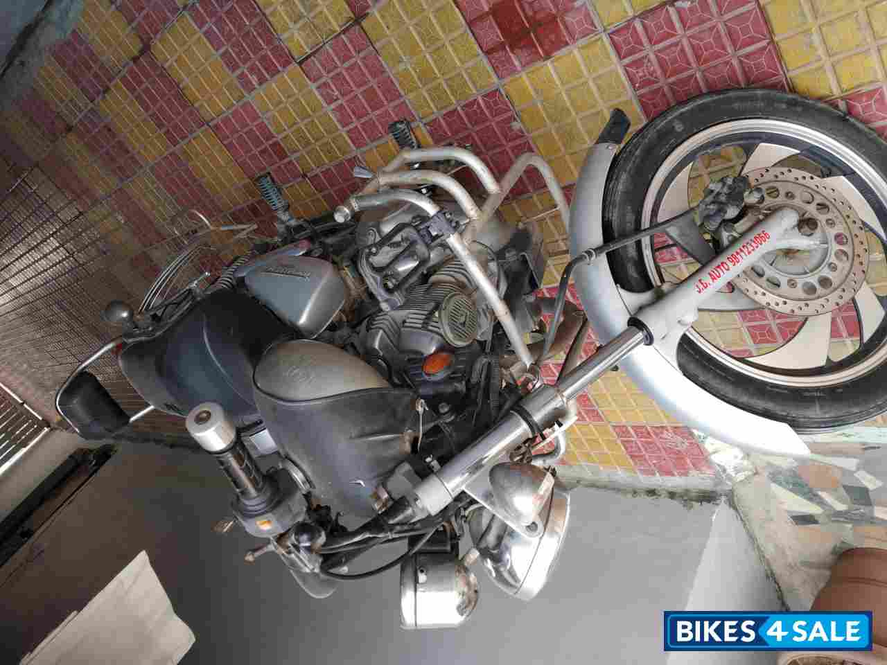 Silver Royal Enfield Thunderbird TwinSpark 350