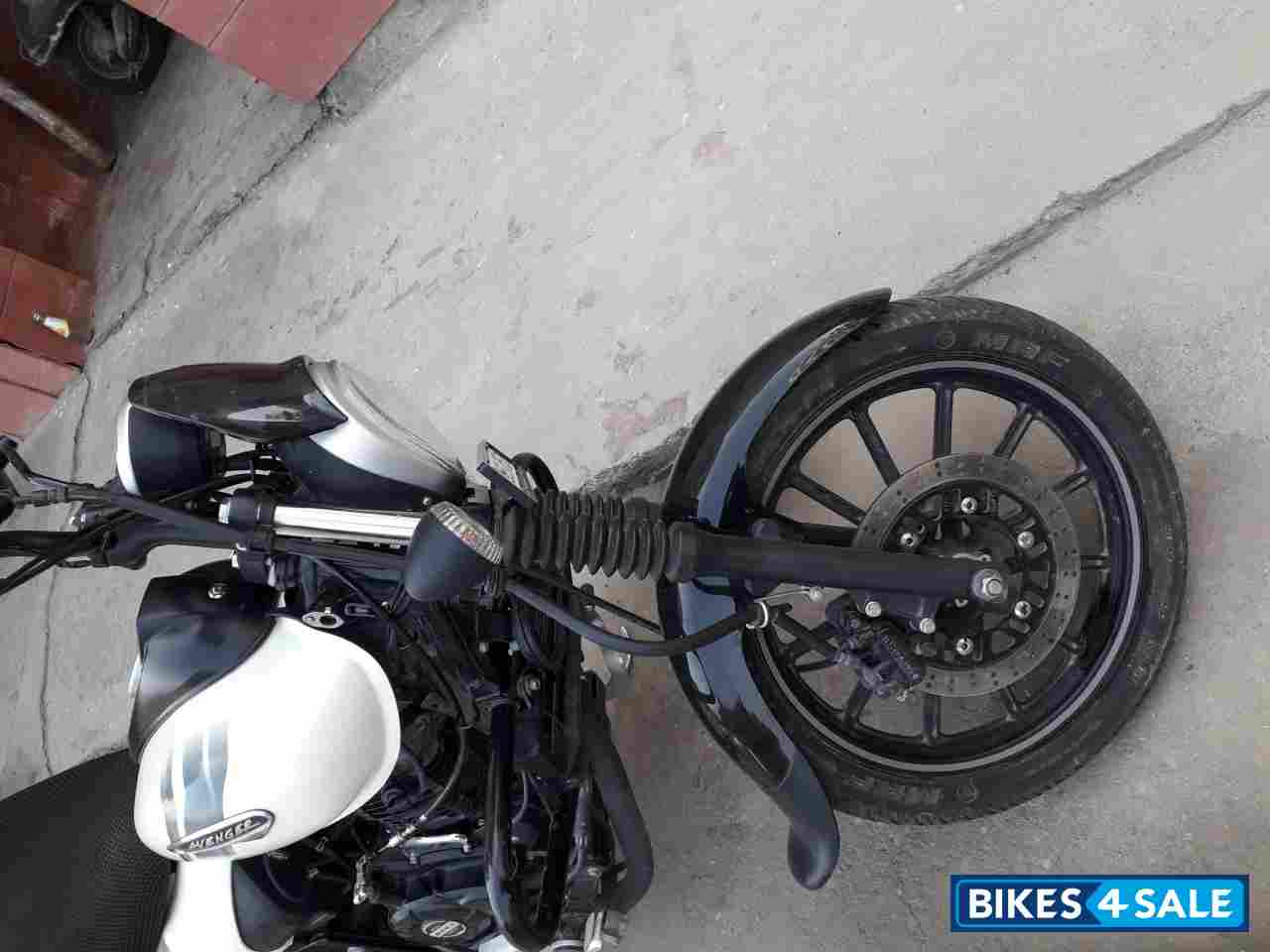 Bajaj Avenger Street 220