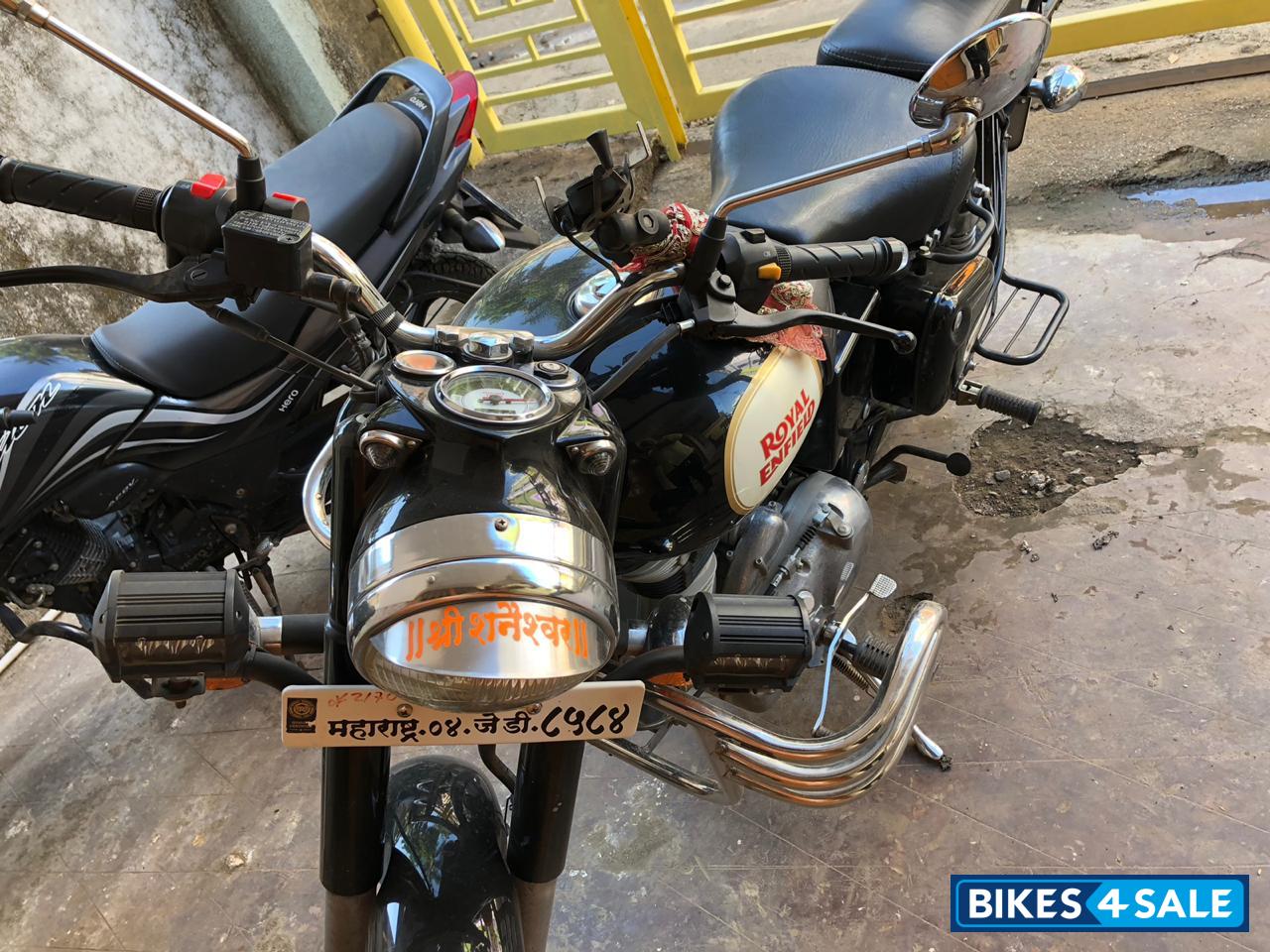 Black Royal Enfield Classic 350