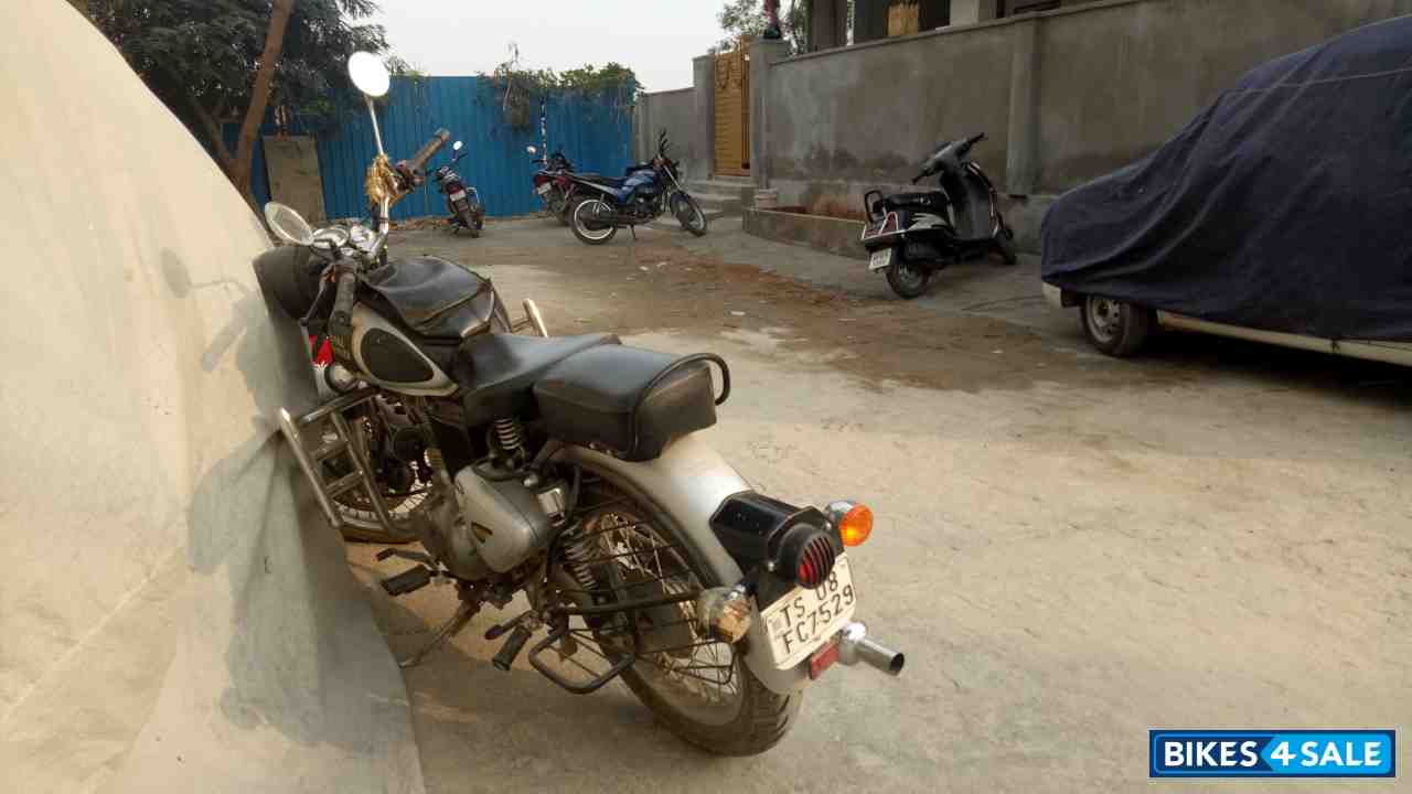 Silver Royal Enfield Classic 350