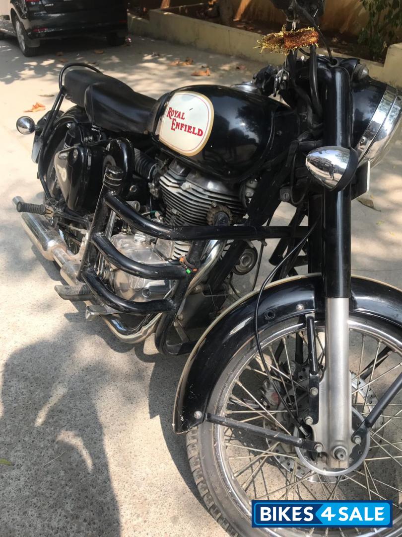 Black With Limited Edition Whi Royal Enfield Classic 500