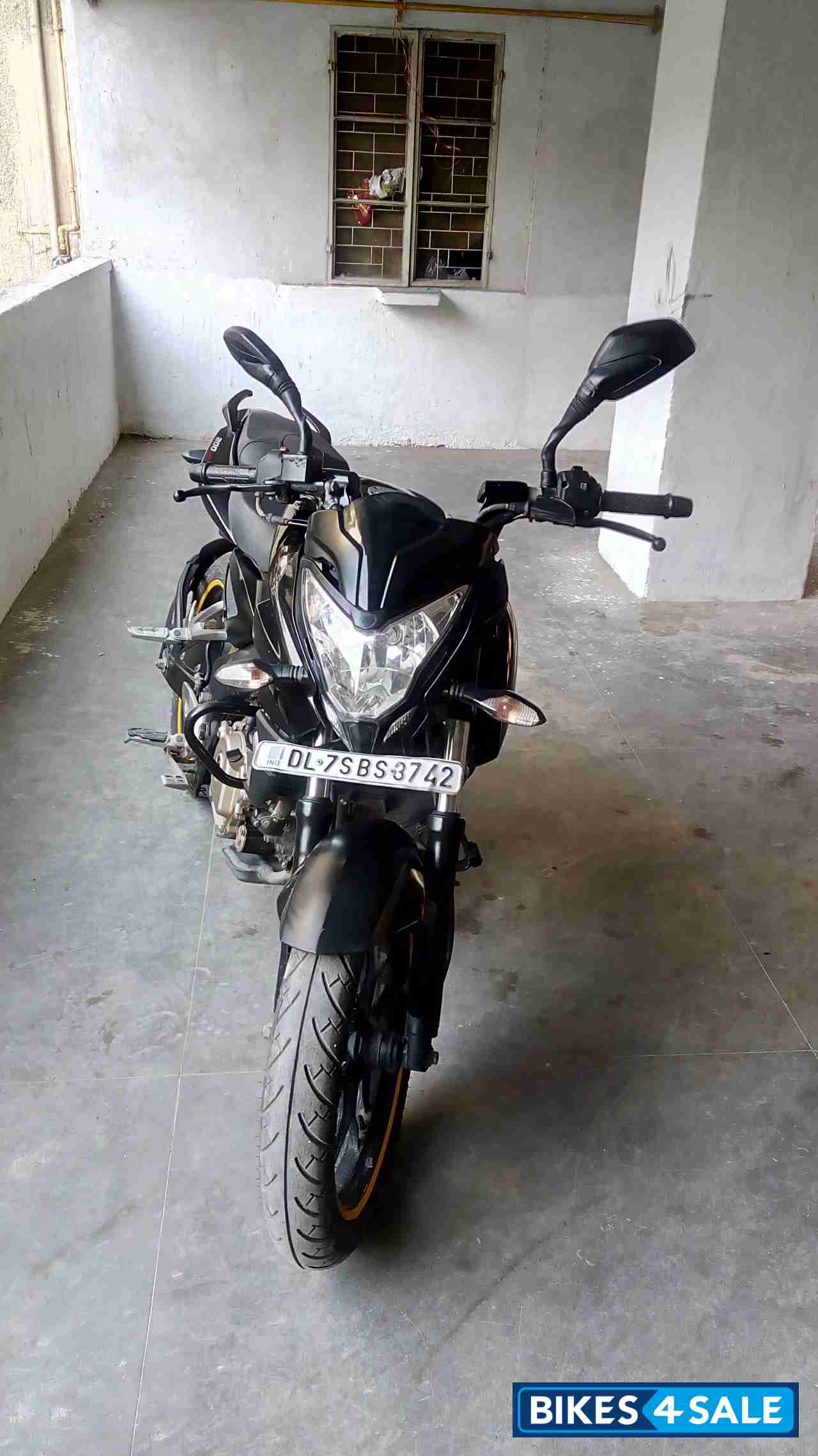 Bajaj Pulsar 200 NS Bajaj Pulsar 200 NS