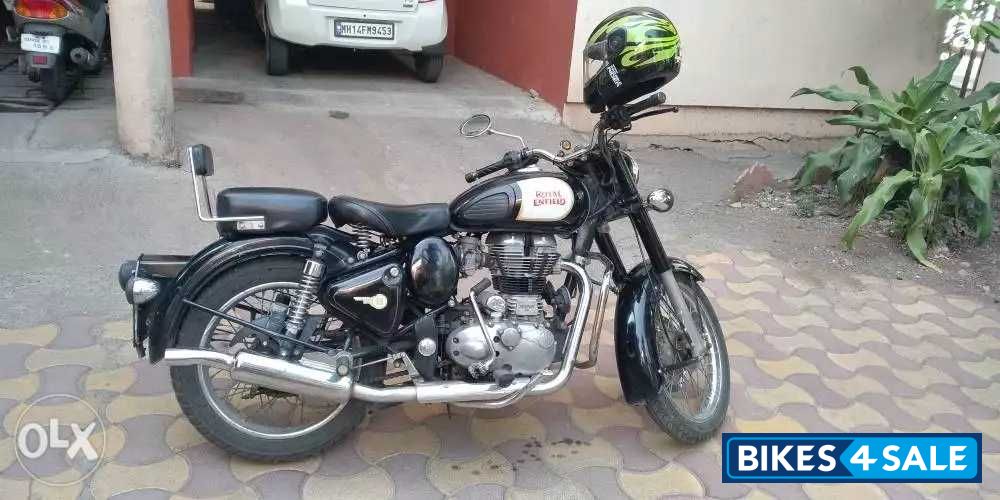 Black Royal Enfield Classic 350