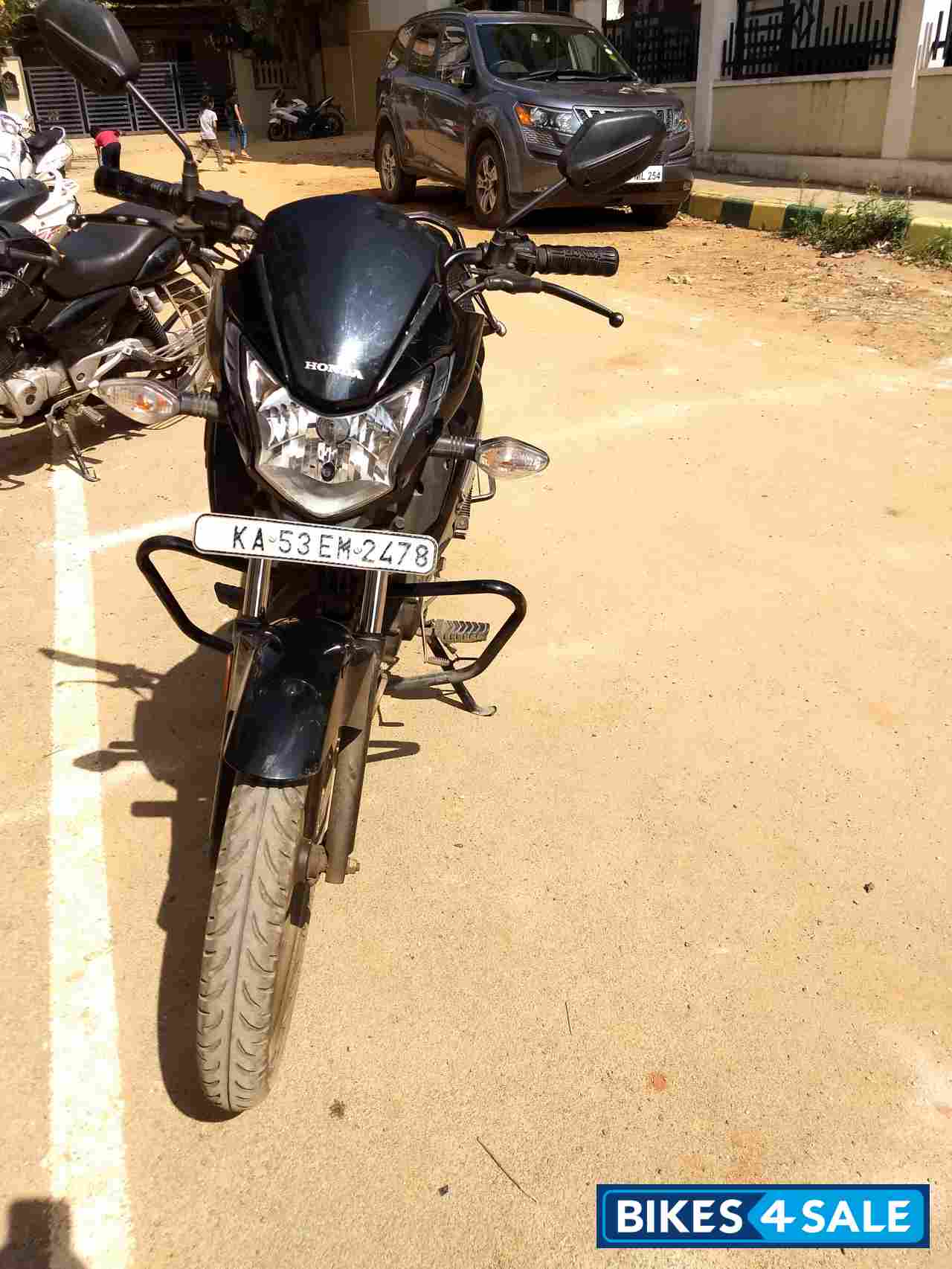 Black Honda Livo 110