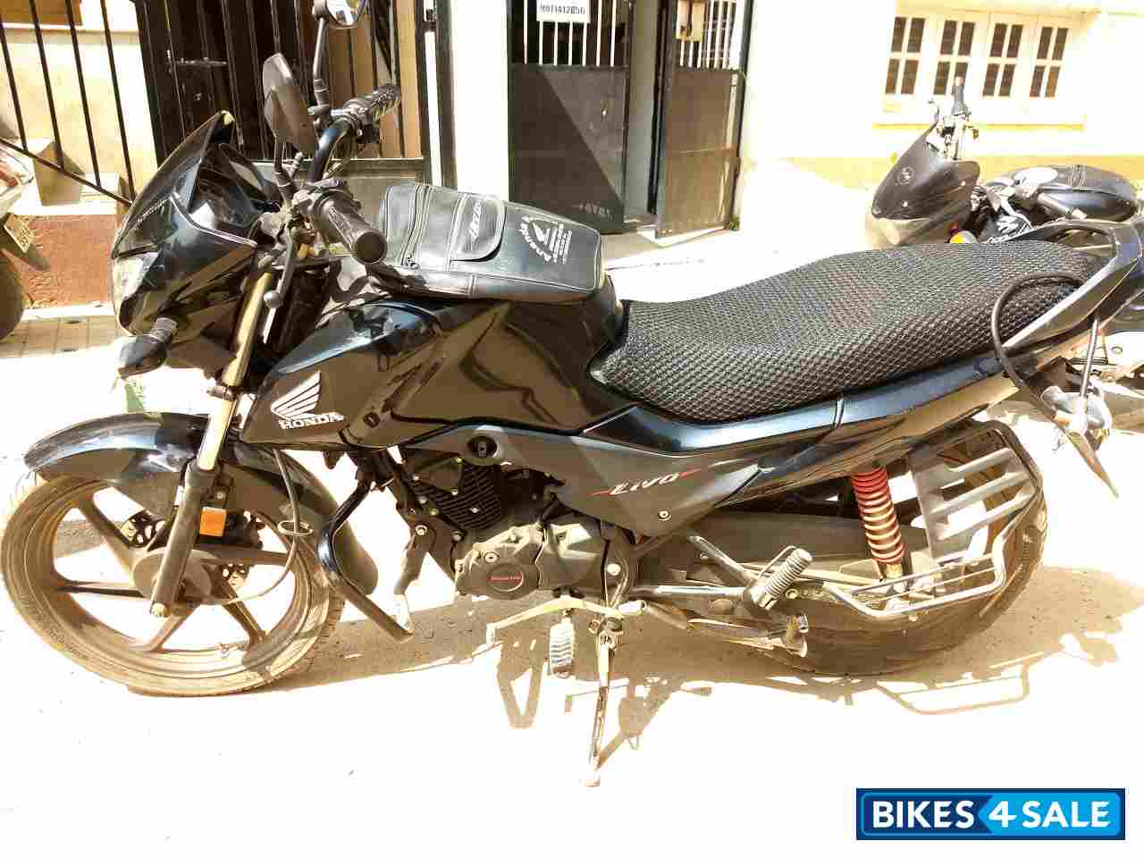 Black Honda Livo 110