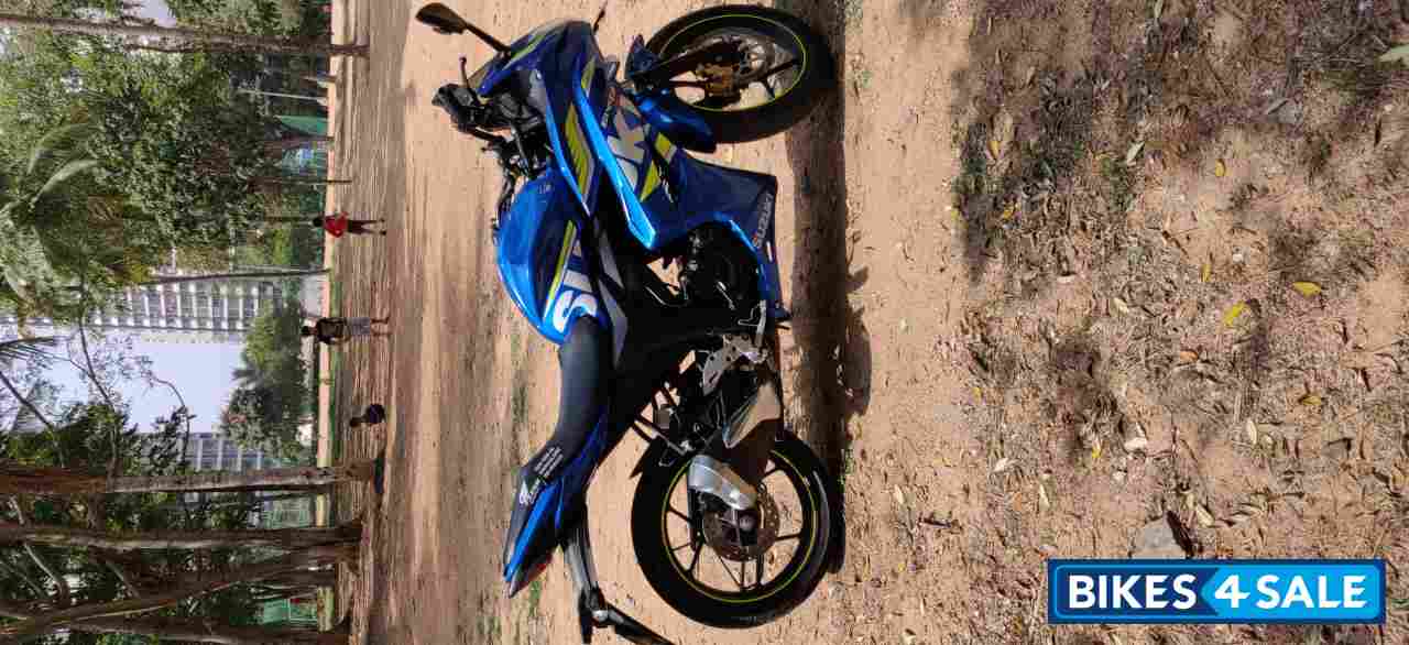 Moto Gp Blue Suzuki Gixxer SF SP