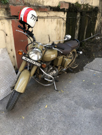 Sand Royal Enfield Classic Desert Storm