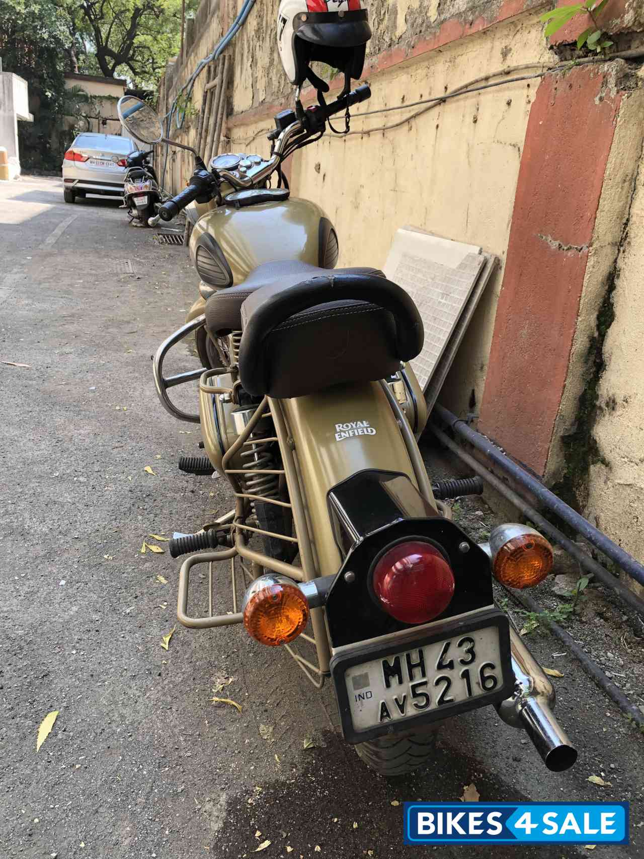 Sand Royal Enfield Classic Desert Storm Sand Royal Enfield Classic Desert Storm