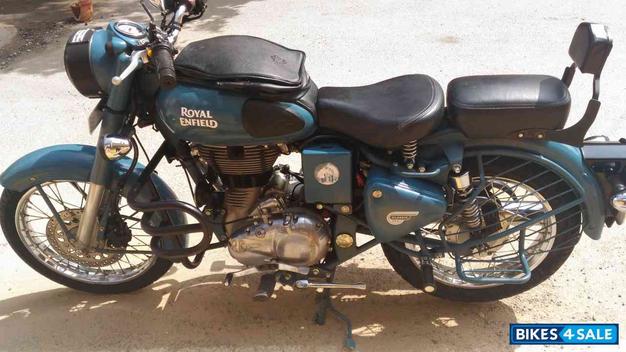 Royal Enfield Classic Squadron Blue Royal Enfield Classic Squadron Blue