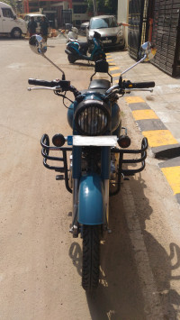 Royal Enfield Classic Squadron Blue