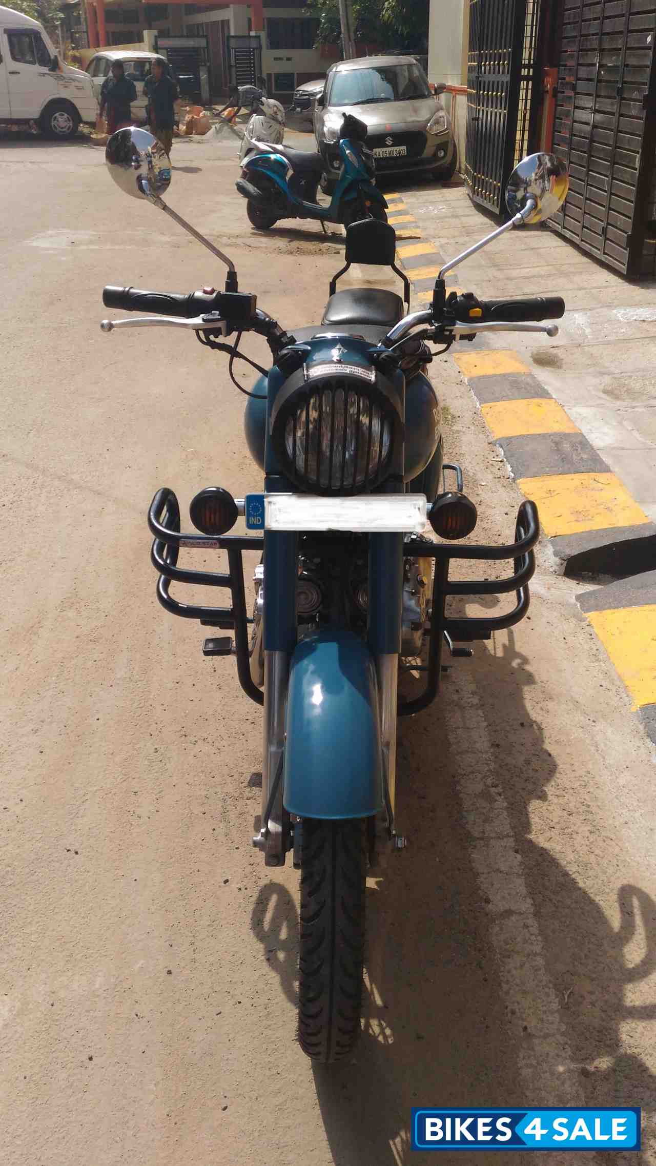 Royal Enfield Classic Squadron Blue Royal Enfield Classic Squadron Blue