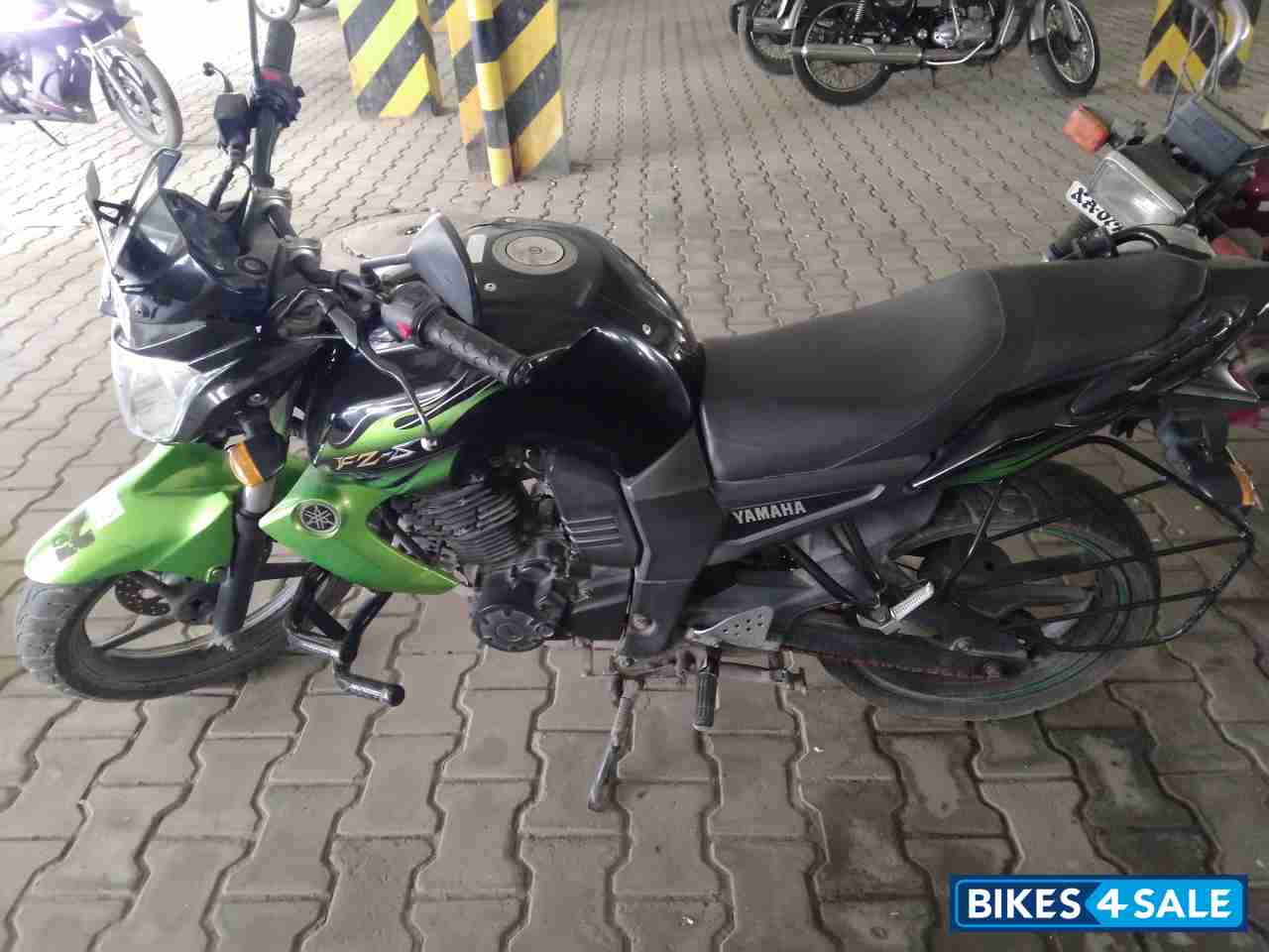 Green Yamaha FZ-S