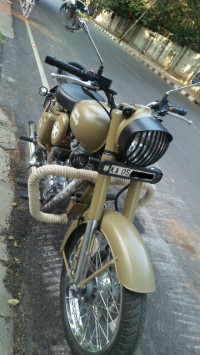 Desert Strom Royal Enfield Classic Desert Storm
