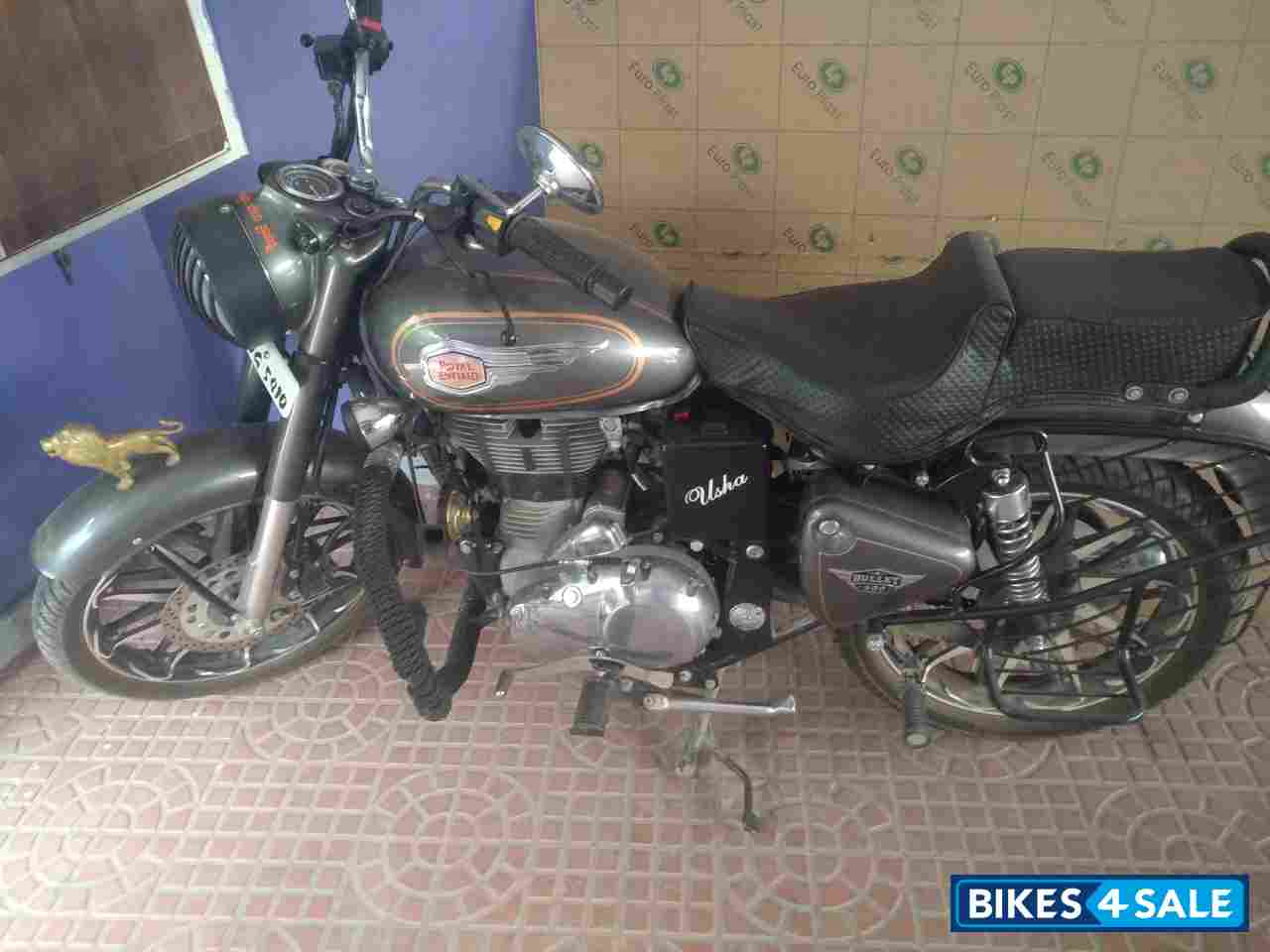 Grey Royal Enfield Bullet Standard 500