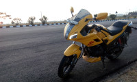 Daring Yellow Hero Karizma R