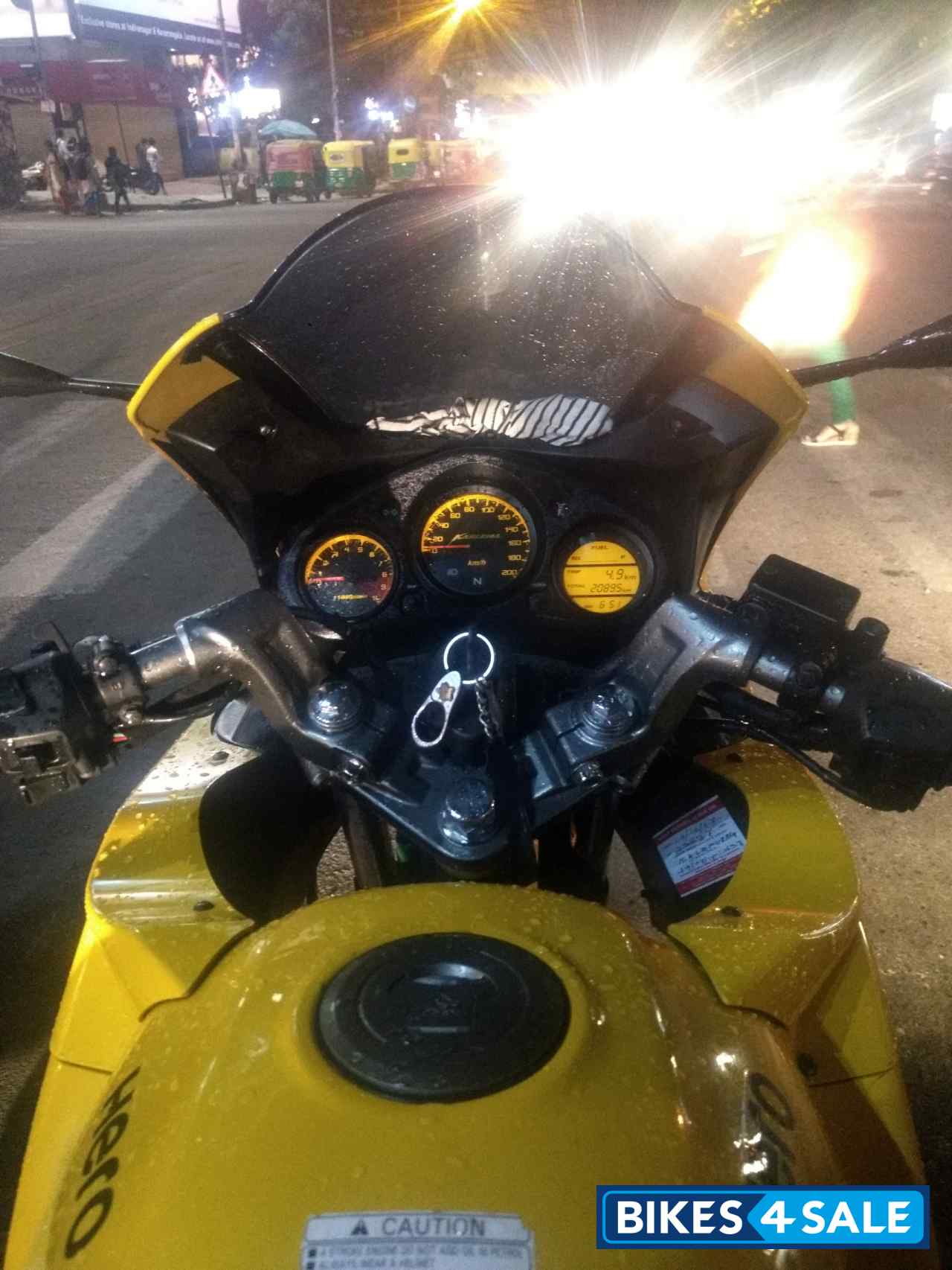 Daring Yellow Hero Karizma R