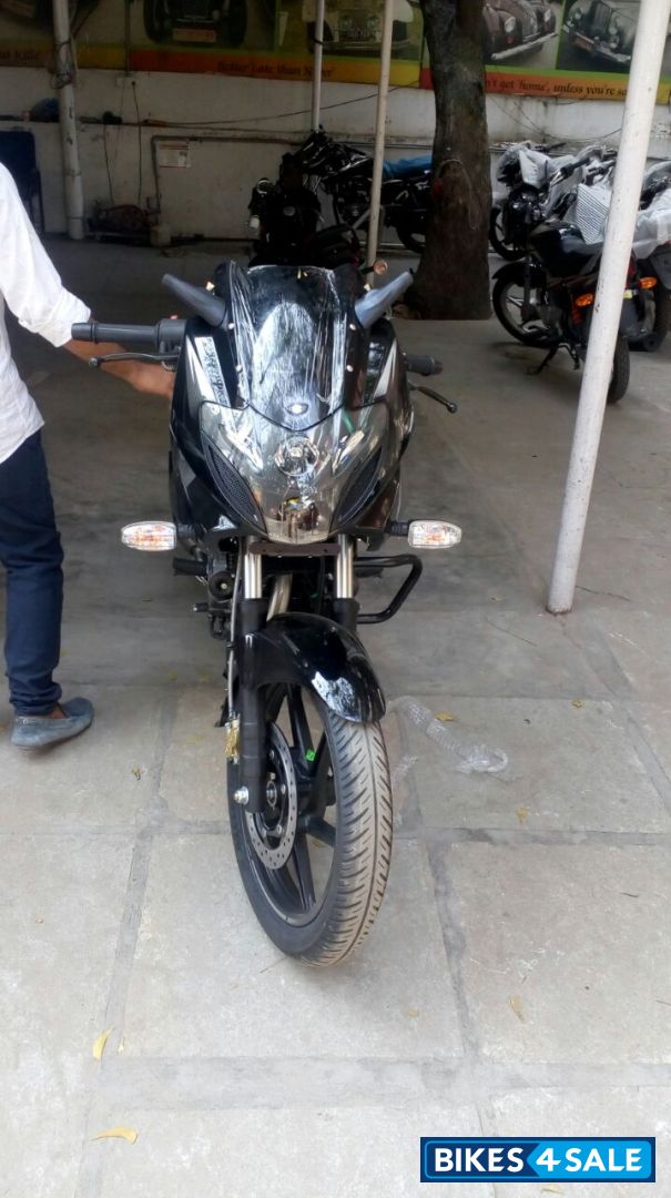 Bajaj Pulsar 220F